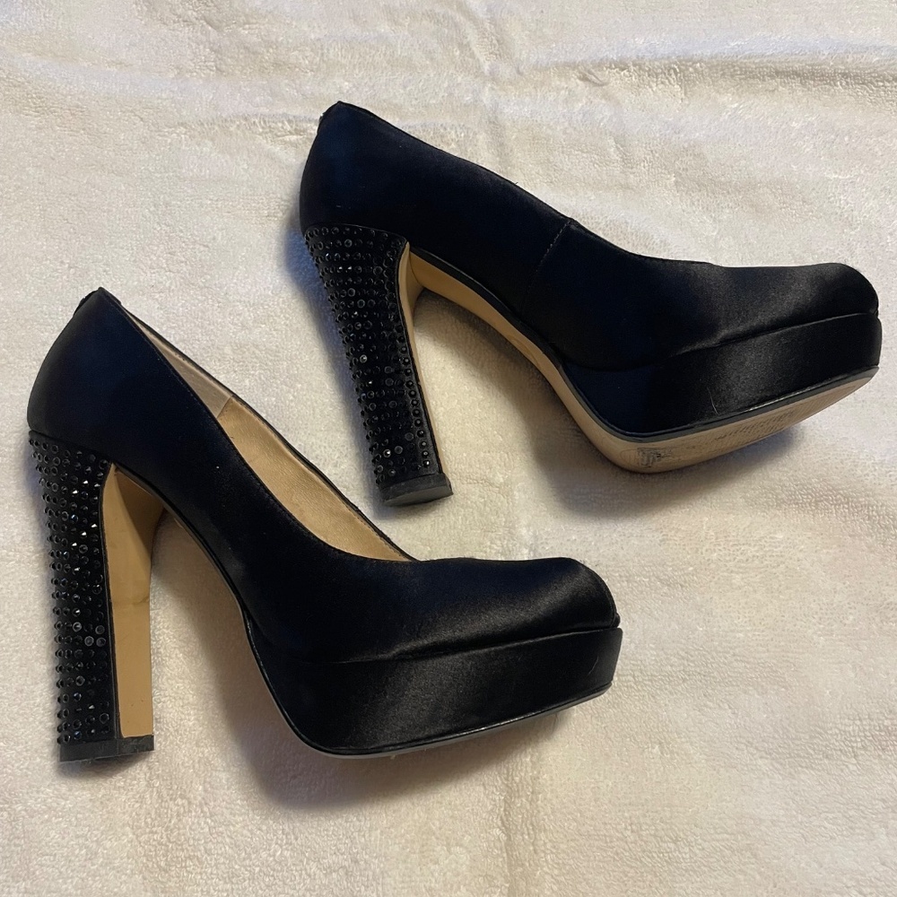 Michael Kora Nadia Pump - Picture 4 of 4